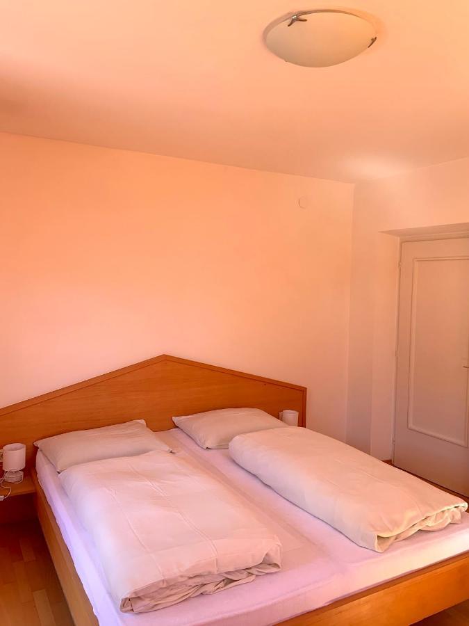 パルチーネス Garni Rika Bed & Breakfast エクステリア 写真