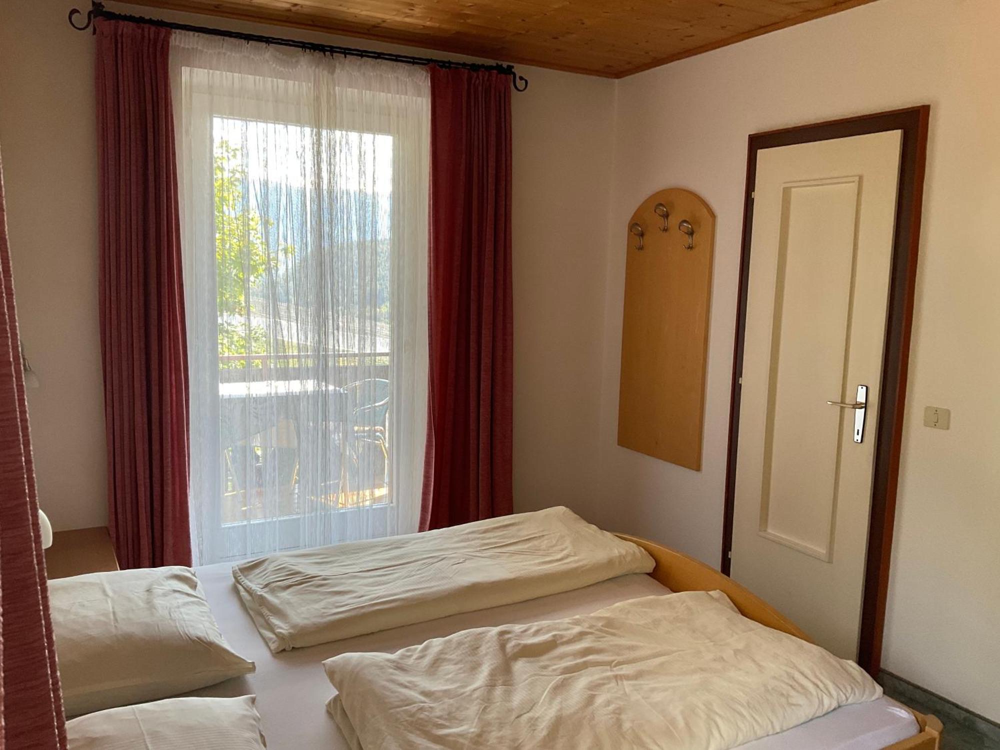 パルチーネス Garni Rika Bed & Breakfast エクステリア 写真